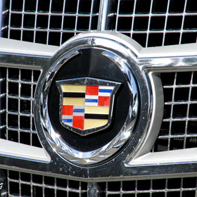 CADILLAC REGNUM       (  )